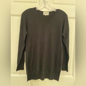 Olive and Oak V-neck tunic sweater